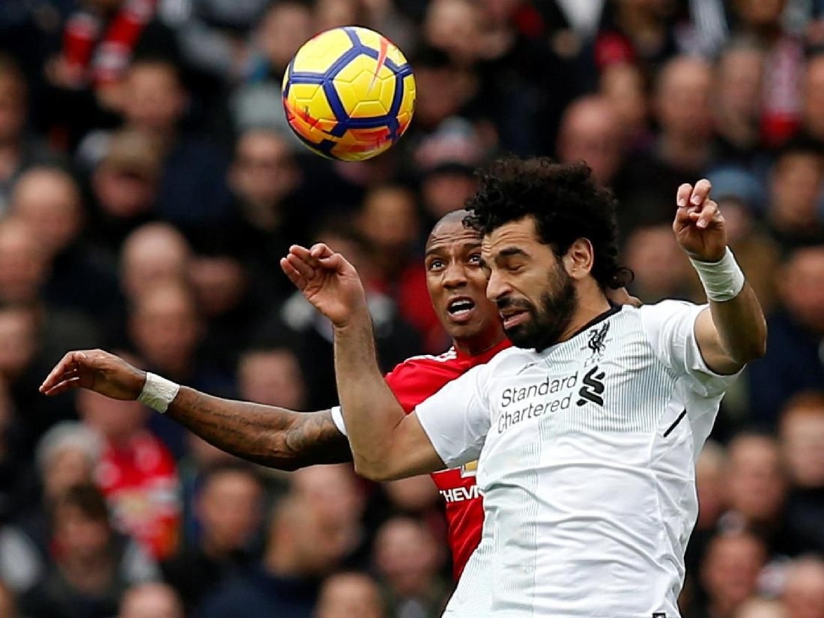 Ashley Young dan Mohamed Salah saling balas sindiran (REUTERS/Andrew Yates)