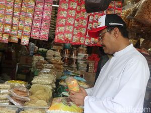 Blusukan ke Pasar Larangan, Gus Ipul: Revitalisasi adalah Kunci