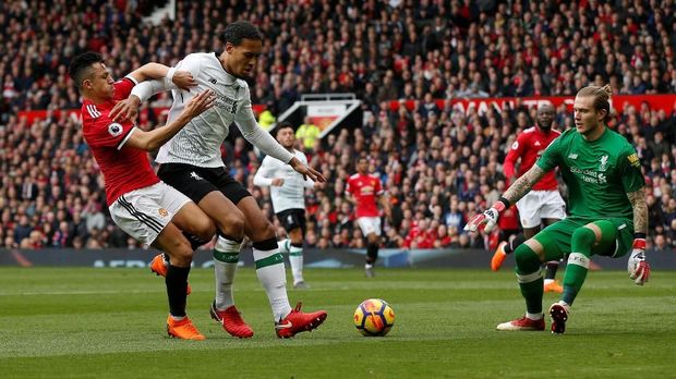 Virgil Van Dijk kini memiliki label sebagai bek termahal di dunia.