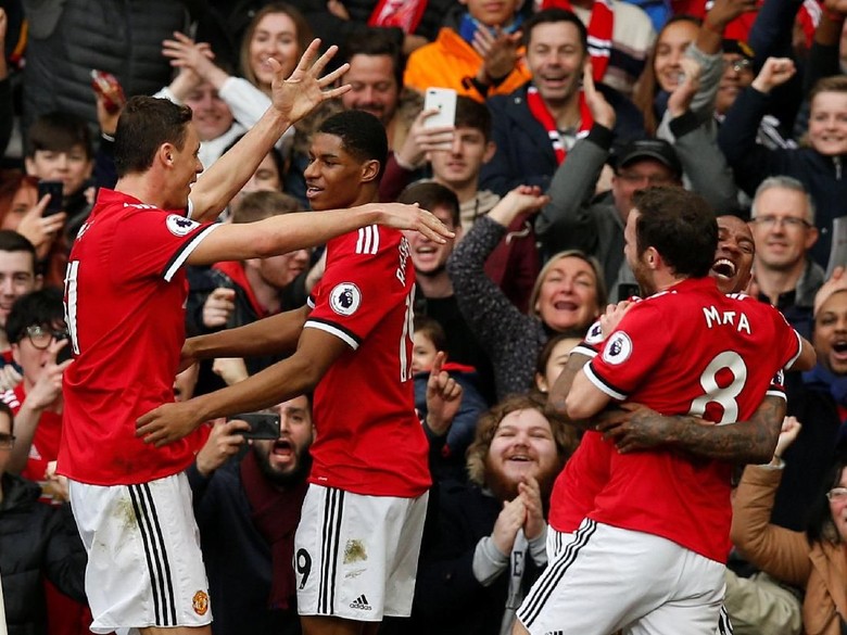 Rashford Bawa MU Unggul Dua Gol atas Liverpool Rashford Bawa MU Unggul Dua Gol atas Liverpool