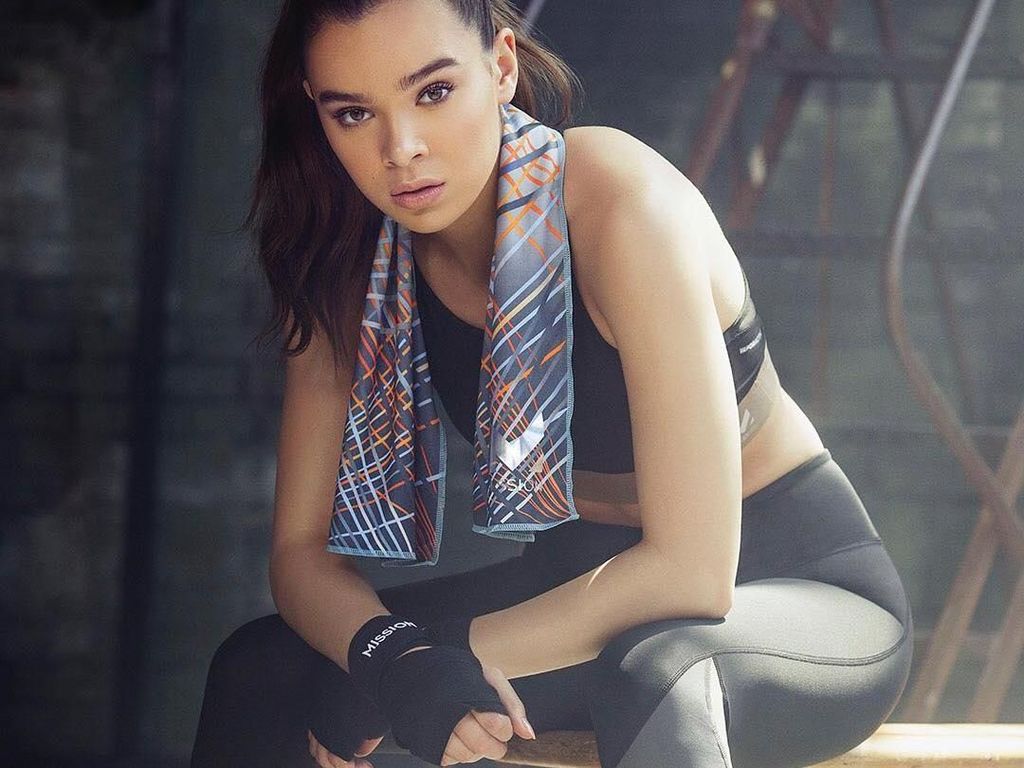 Foto: Ogah Nge-gym, Begini Cara Hailee Steinfeld Jaga Kebugaran Tubuhnya Foto: Ogah Nge-gym, Begini Cara Hailee Steinfeld Jaga Kebugaran Tubuhnya