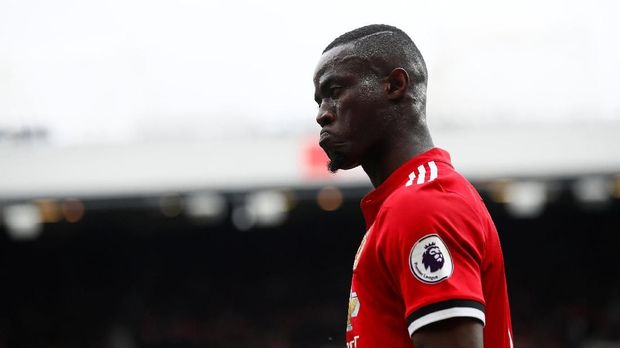Eric Bailly cetak gol bunuh diri.
