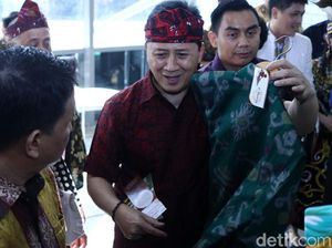 Triawan Munaf Kepincut Batik Handmade Lombok Triawan Munaf Kepincut Batik Handmade Lombok