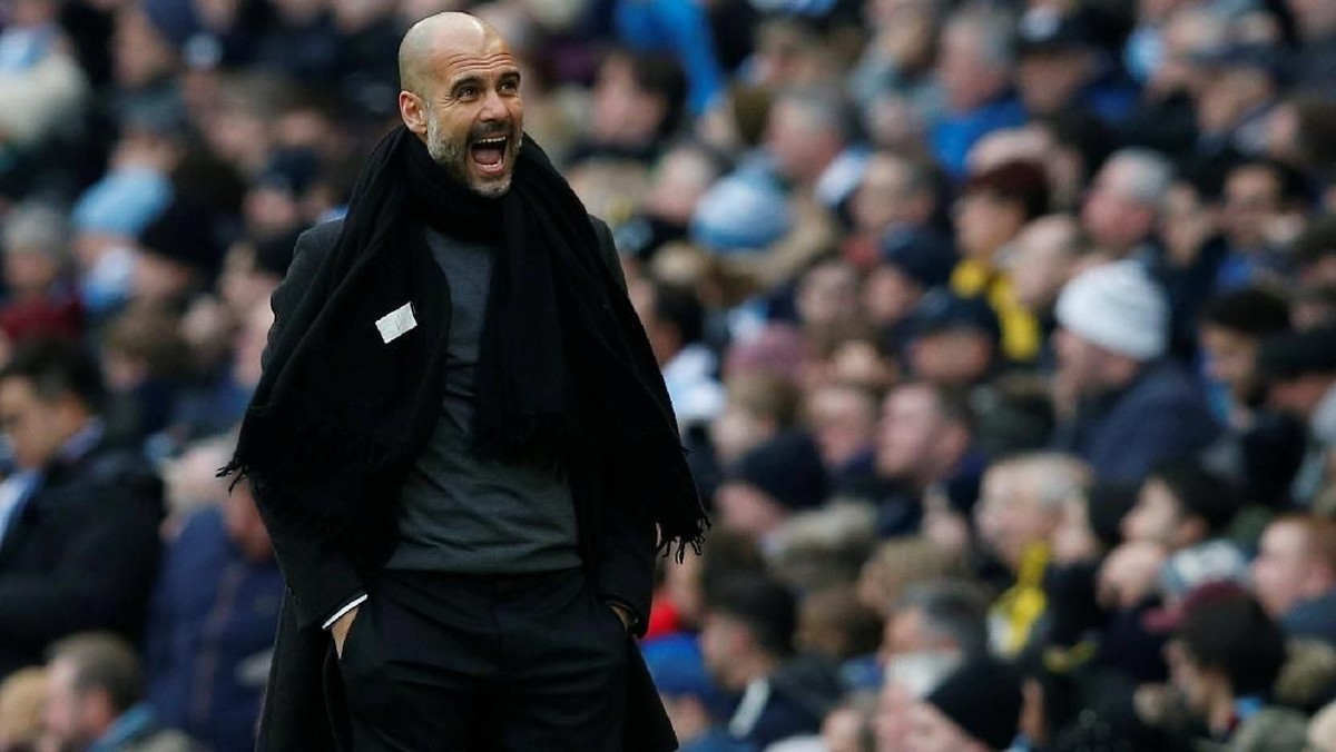Pep Guardiola tak senang kalau Manchester City harus bertanding di hari Senin (Foto: Andrew Yates/Reuters)