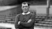Topskorer Manchester United di laga ini adalah Sandy Turnbull yang memperkuat Setan Merah di tahun 1906-1915. Dia bikin sembilan gol (Istimewa)