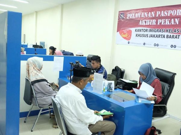 Foto: Imigrasi Jakbar Buka Layanan Paspor Haji di Akhir Pekan