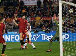 Perubahan formasi yang diterapkan Roma memang membuat mereka bermain lebih baik di babak kedua. Gol Kostas Manolas di menit ke-56 turun membuat laga berjalan lebih terbuka. (Foto: Max Rossi/ REUTERS)
