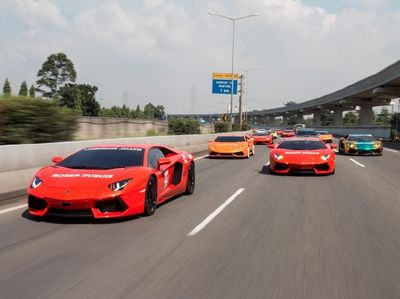 Turing Komunitas Lamborghini dengan Insiden Tabrakan di Tol Cipali