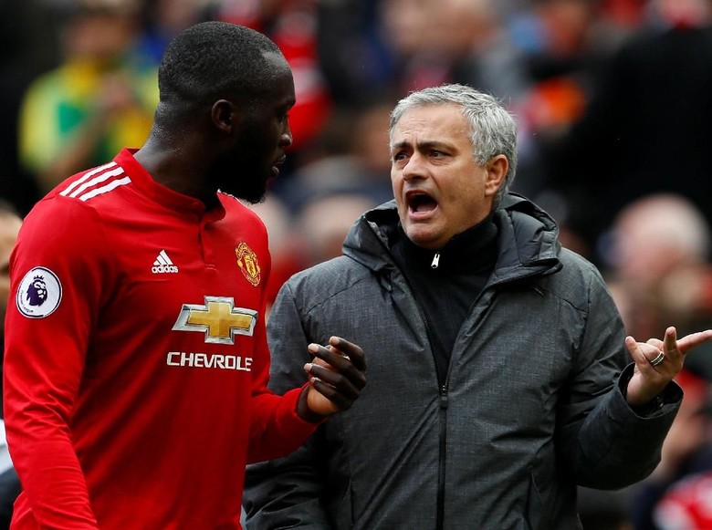 Mourinho Tak Peduli Kata Orang, yang Penting MU Menang Mourinho Tak Peduli Kata Orang, yang Penting MU Menang