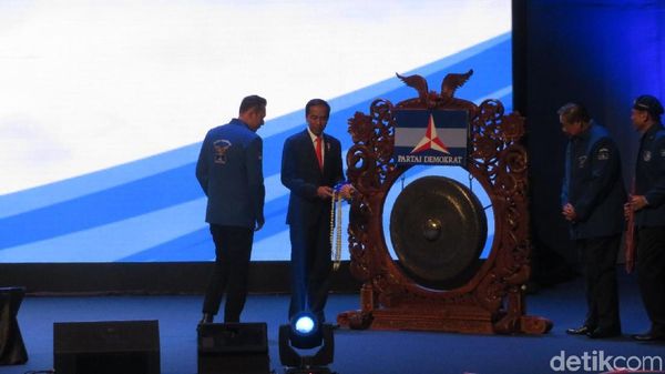 Foto: Saat Jokowi Minta Didampingi AHY di Rapimnas Demokrat