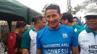 Potret Sandiaga Jalan Santai Mengenal Alam Condet
