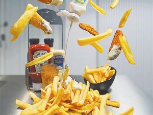 Keren Banget! Ini 10 Foto Makanan Melayang yang Dibuat Tanpa Gravitasi Keren Banget! Ini 10 Foto Makanan Melayang yang Dibuat Tanpa Gravitasi