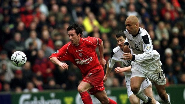 31 Mar 2001:  Robbie Fowler of Liverpool clashes with Wes Brown of Man Utd during the Liverpool v Manchester United FA Carling Premiership match at Anfield, Liverpool. Mandatory Credit: Michael Steele/ALLSPORT