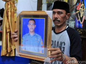 Penghormatan untuk Pratu Randi yang Selamatkan Anak TK Sebelum Hanyut Penghormatan untuk Pratu Randi yang Selamatkan Anak TK Sebelum Hanyut