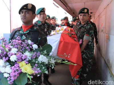 Haru Pemakaman Pratu Randi Korban Tank Maut di Sungai Bogowonto