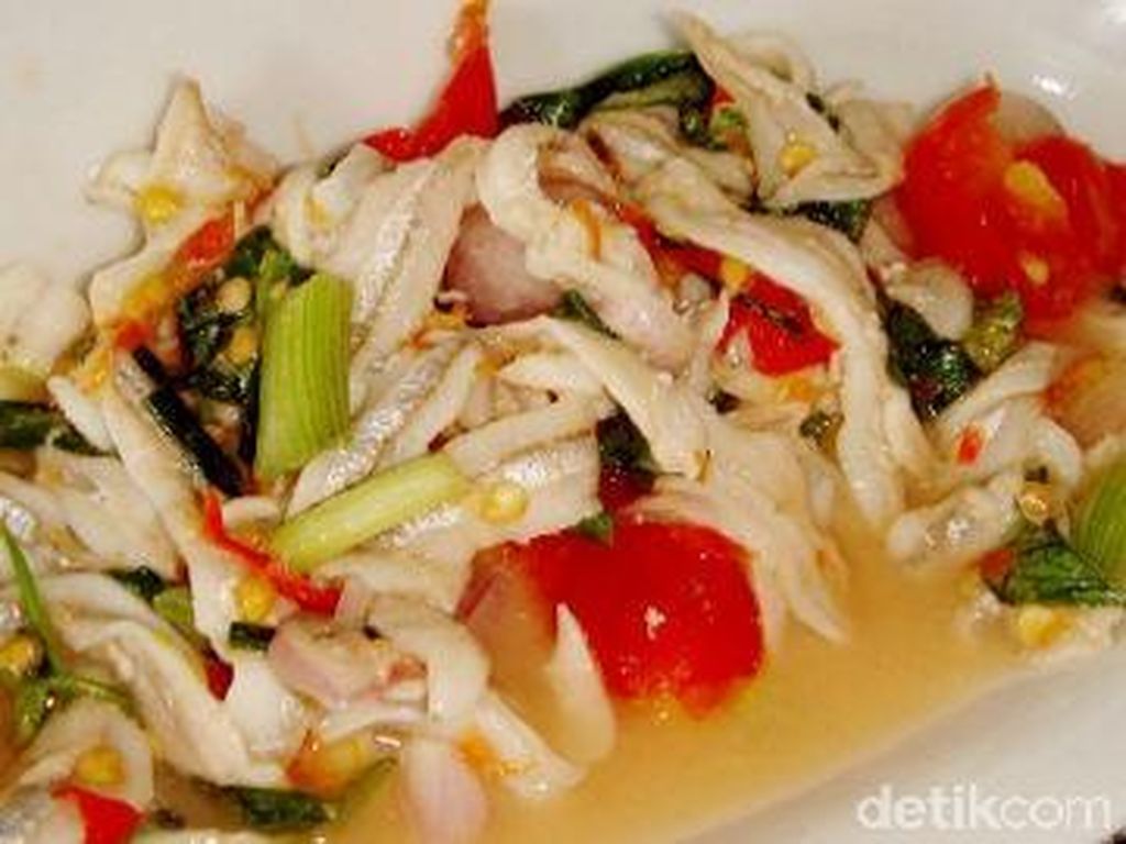 Ikan Teri Segar Juga Enak Dibuat Lawar yang Pedas Gurih Ikan Teri Segar Juga Enak Dibuat Lawar yang Pedas Gurih