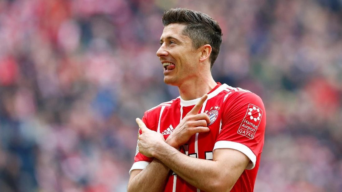 Louis van Gaal pernah mencoba menggaet Robert Lewandowski ke MU. (Foto: Michaela Rehle/Reuters)