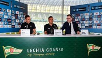 Bahasa akan jadi salah satu tantangan Egy berkarier bersama Lechia. Selain bahasa Inggris yang wajib dikuasai, penguasaan bahasa Polandia niscaya akan sangat membantunya beradaptasi. (Foto: Lechia.pl)
