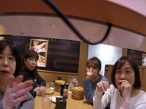 Iseng Taruh GoPro di Conveyor Belt, YouTuber Ini Dituntut Resto Sushi
