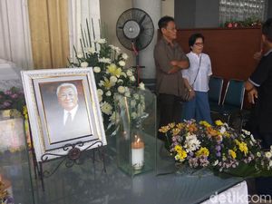 Tolak Autopsi, Keluarga Sebut Hari Darmawan Terkena Serangan Jantung Tolak Autopsi, Keluarga Sebut Hari Darmawan Terkena Serangan Jantung