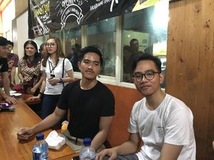 Saat Gibran Jawab Ledekan Kaesang soal Gaji Kecil Wali Kota Solo Saat Gibran Jawab Ledekan Kaesang soal Gaji Kecil Wali Kota Solo