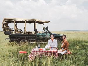 Serunya Nikita Willy Liburan Bareng Pacar di Padang Rumput