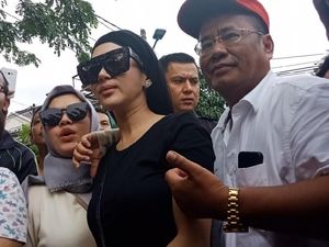 Gaya Makan Hotman Paris hingga Jajanan Nostalgia yang Murah Meriah