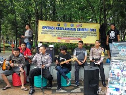 Sosialisasi Keselamatan Lalu Lintas, Polisi di Bojonegoro Akustikan