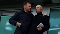 Laga ini turut disaksikan Andriy Shevchenko dan Roberto Di Matteo. Sheva pernah main di Chelsea sedangkan Di Matteo bukan cuma pernah jadi pemain melainkan juga manajer Si Biru. (Foto: John Sibley/Action Images via Reuters)