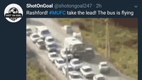 Gol Rashford juga membuat MU bersemangat menggempur Liverpool. Layaknya supir andal, Rashford bisa membawa bisnya melesat kencang di tengah kemacetan. (Foto: Twitter @shotongoal247)