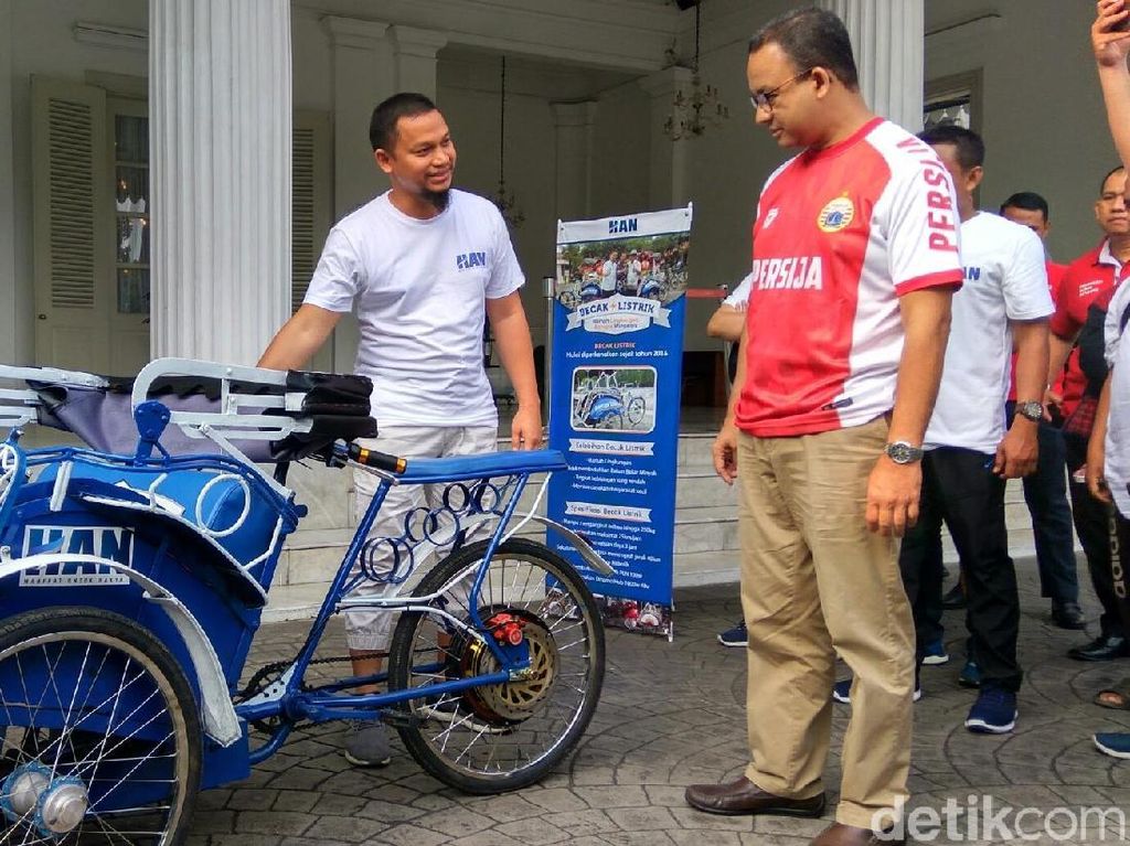 Gubernur Anies Ikhtiarkan Becak Beroperasi di Ibu Kota Gubernur Anies Ikhtiarkan Becak Beroperasi di Ibu Kota