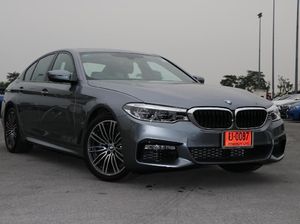 BMW 530e M Sport, Mobil Sporty, Mewah, dan Ramah Lingkungan