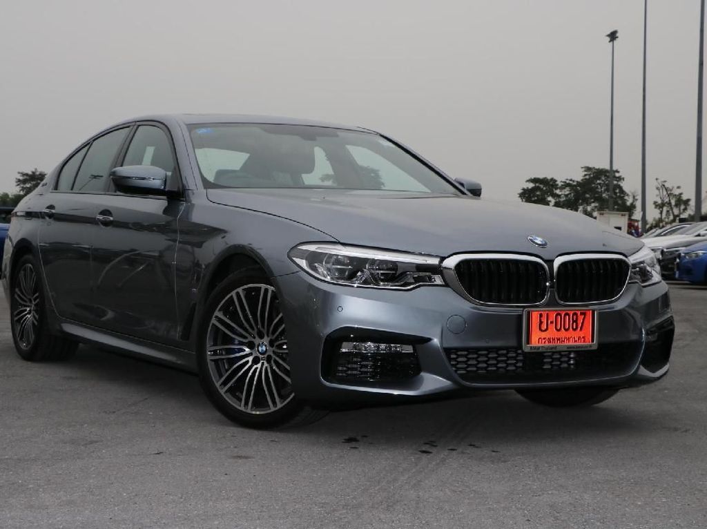 BMW 530e M Sport, Mobil Sporty, Mewah, dan Ramah Lingkungan BMW 530e M Sport, Mobil Sporty, Mewah, dan Ramah Lingkungan
