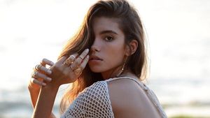 Foto: Cindy Mello, Model Seksi Brazil yang Cinta Pantai