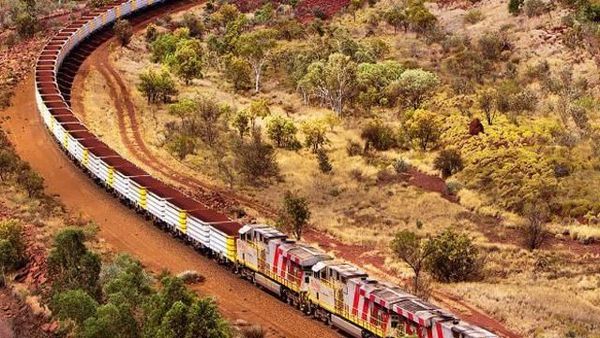 Bikin Geleng-geleng, 10 Kereta Ini Panjangnya Lebih dari 1 Km