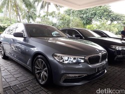 Sedan Mewah Buat Bos-bos Mulai Dilirik Orang RI