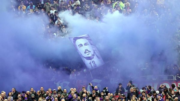 Foto: Laga Emosional Fiorentina Usai Kepergian Astori