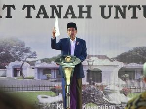 Jokowi Janji Naikkan Dana Kartu Sakti PKH 2 Kali Lipat