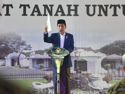 Jokowi Janji Naikkan Dana Kartu Sakti PKH 2 Kali Lipat
