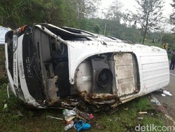 Kecelakaan Minibus di Tanjakan Emen, Sopir Pacu Kecepatan 70 Km/Jam