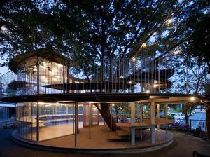 Arsitek Sayang Pohon, Gedungnya yang Ngalah