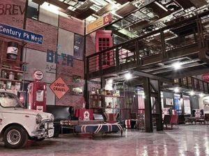 Seru! Nongkrong di Kafe Pom Bensin Vintage Sambil Menikmati Live Music