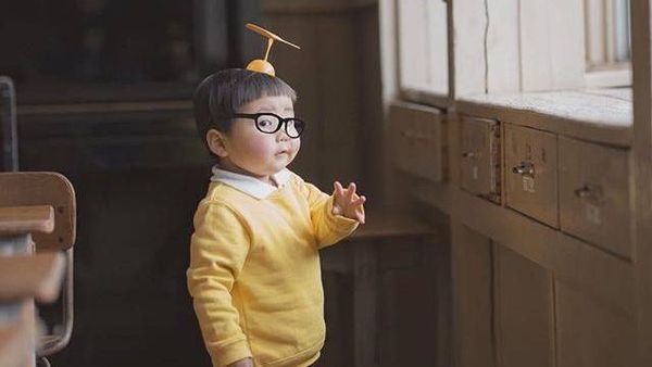 Pose Ala Nobita, Balita Jepang Ini Gemasnya Kebangetan