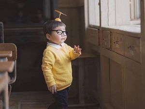 Pose Ala Nobita, Balita Jepang Ini Gemasnya Kebangetan