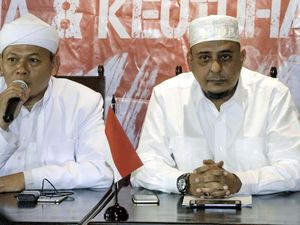 Fadli-Fahri Temui Habib Rizieq, Ijtimak Ulama II Tetap Digelar Fadli-Fahri Temui Habib Rizieq, Ijtimak Ulama II Tetap Digelar