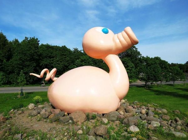 Foto: Patung Aneh di Finlandia, Bukan Bebek, Bukan Babi