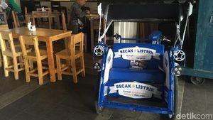 Becak Listrik Putra Amien Rais yang Mangkal di Kafe Balai Kota DKI
