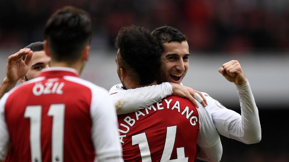Henrikh Mkhitaryan merayakan gol ke gawang Watford bersama Pierre-Emerick Aubameyang. (Foto: Tony Obrien / Action Images via Reuters)