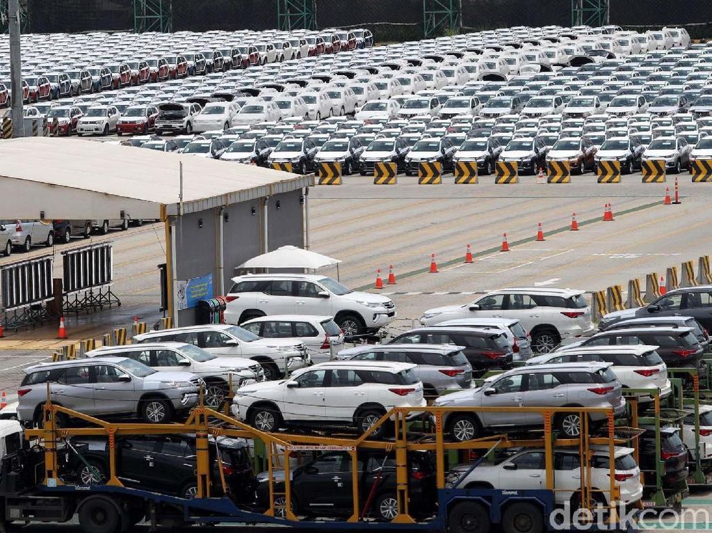 Duh! Penjualan Mobil Tahun Ini Bisa di Bawah 600 Ribu Unit Duh! Penjualan Mobil Tahun Ini Bisa di Bawah 600 Ribu Unit