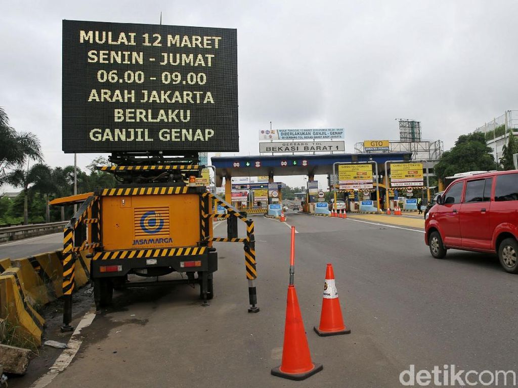 Polisi Harap Jam Ganjil-Genap Pukul 06.00 WIB Bisa Urai Macet Polisi Harap Jam Ganjil-Genap Pukul 06.00 WIB Bisa Urai Macet